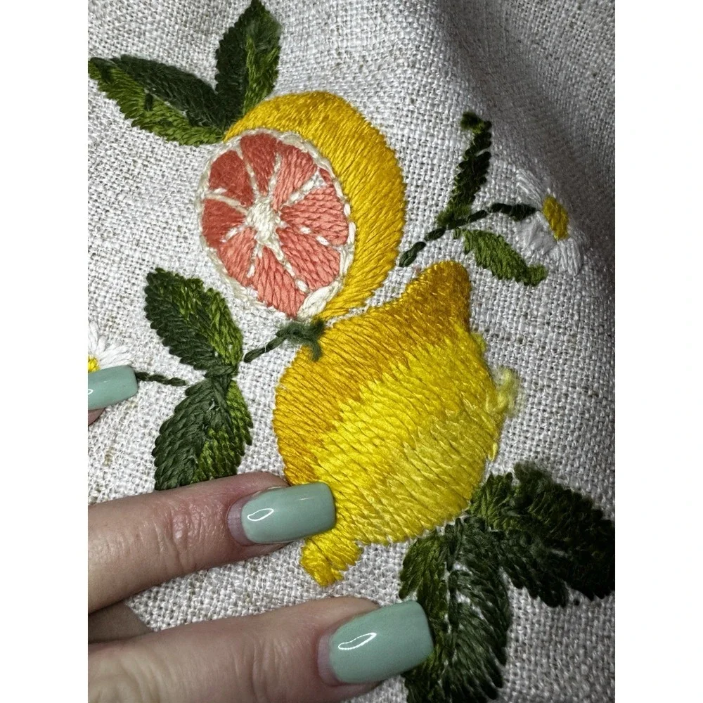 Brand NewVintage Cutwork floral fruit hand Embroidered Oval Tablecloth 63